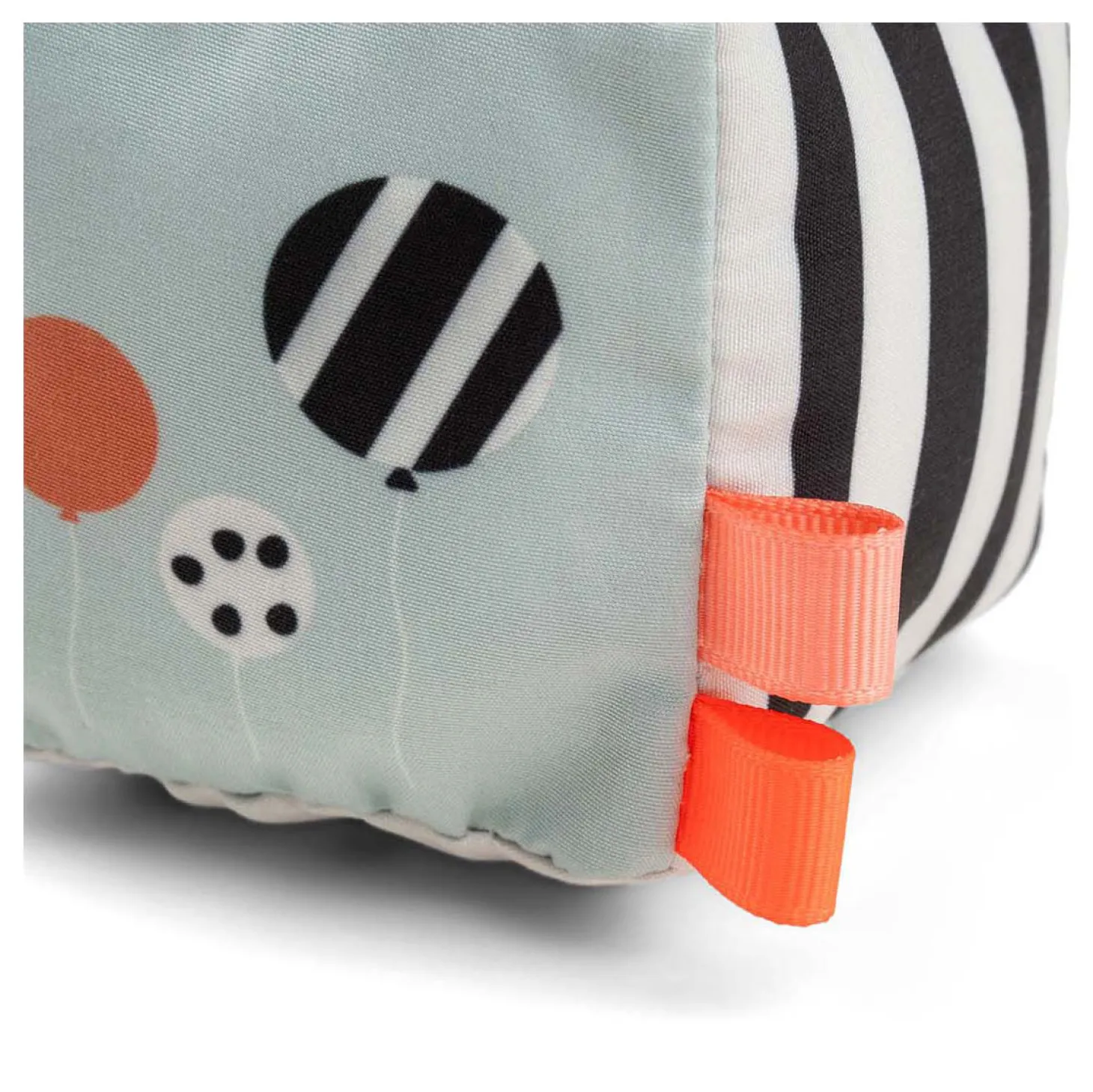 Done by Deer Contrast Kubus Blije Wolken