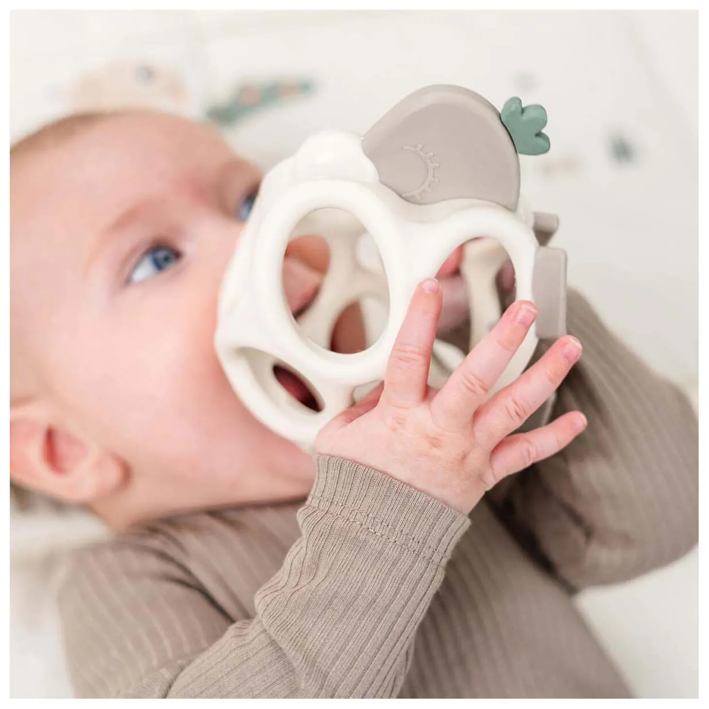 Done by Deer Grip en Bijtspeeltje Schaapje Beige