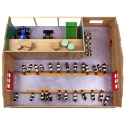 Kids Globe Loopstal met Berging en Weiland 1:32