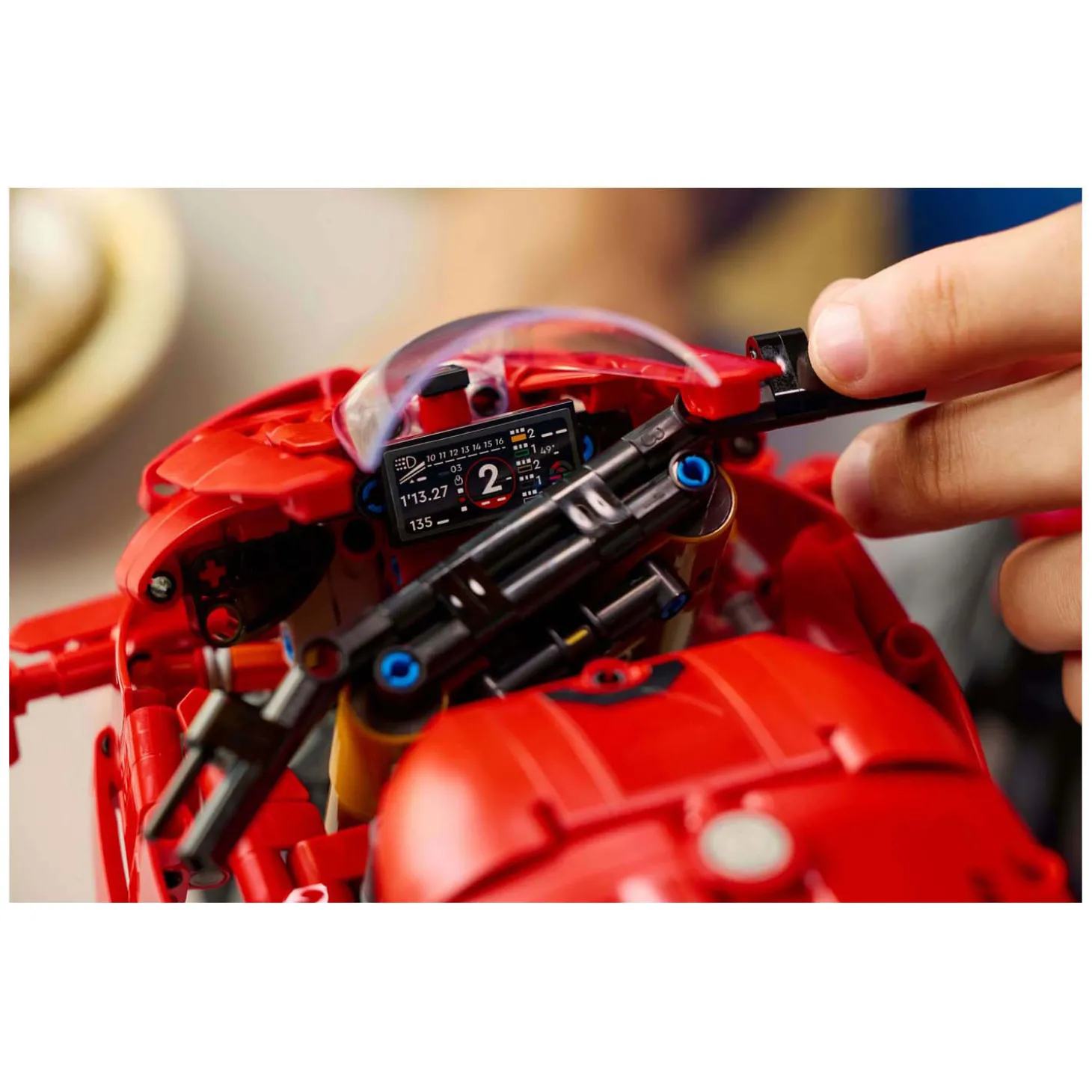 LEGO Technic 42202 Ducati Panigale V4 S Motor