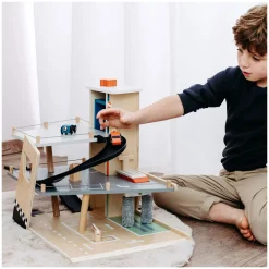 Small Foot - Houten Garage Rally