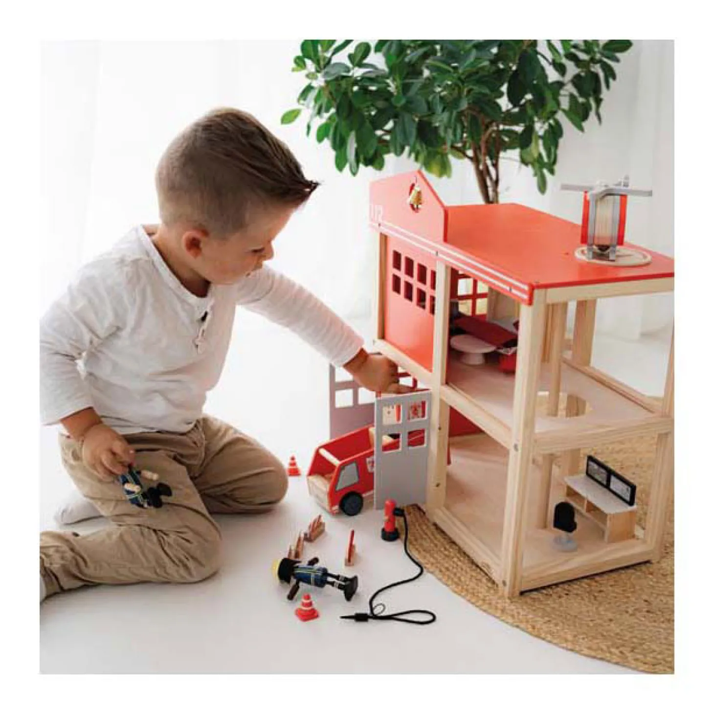 Small Foot - Houten Grote Brandweerkazerne met Accessoires