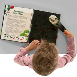 Speuren in het Dinobos + kartonnen zaklamp