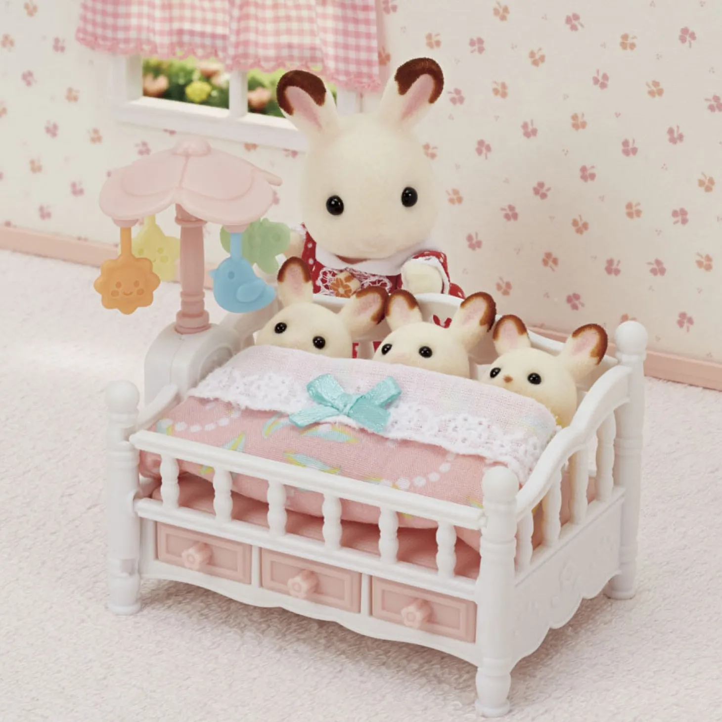 Sylvanian Families 5534 Bed voor Drieling met Mobiel