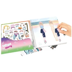 TOPModel Dress Me Up Stickerboek Sport