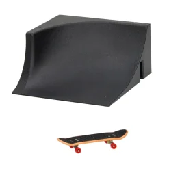 Vinger Skateboard met Stuntschans