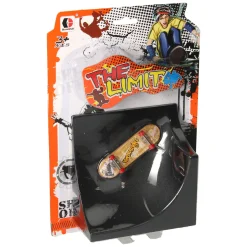 Vinger Skateboard met Stuntschans